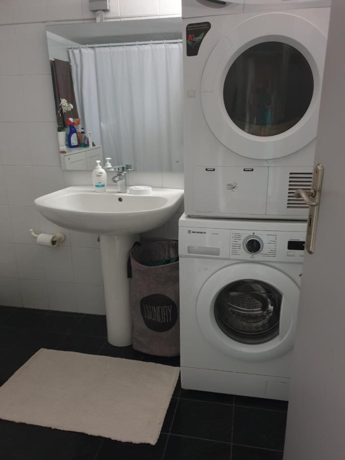 Modern 2Br City Flat 10Min From The Beach Athena Bagian luar foto