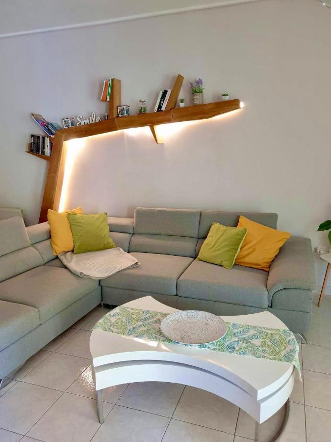 Modern 2Br City Flat 10Min From The Beach Athena Bagian luar foto